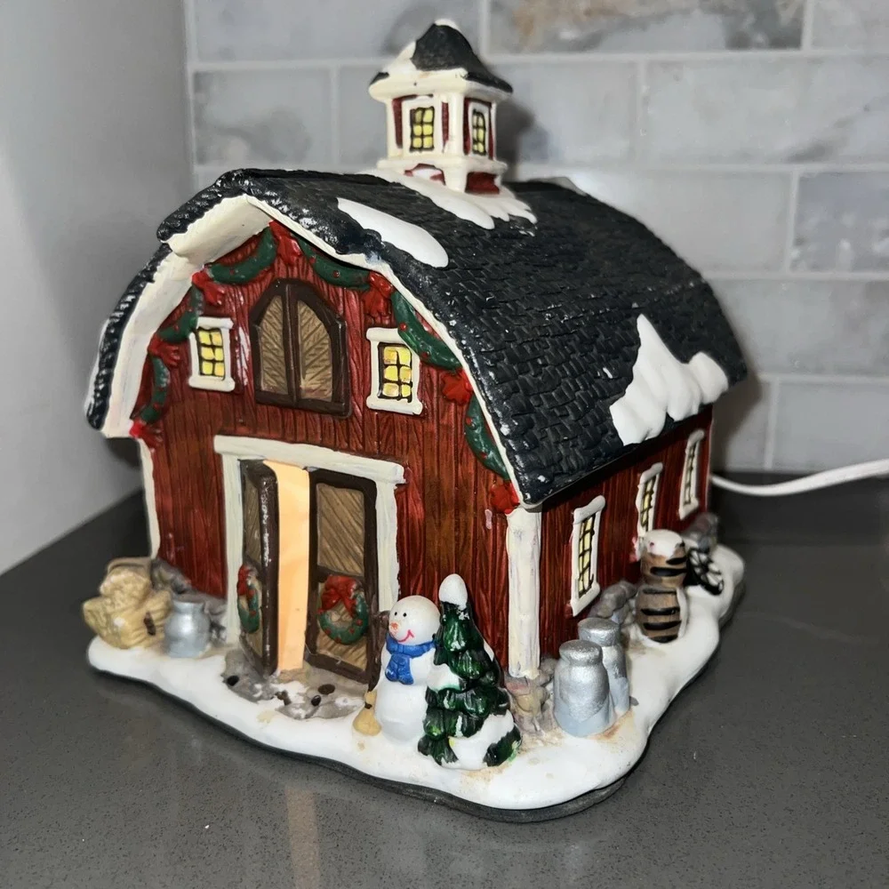 Holiday Time Christmas Village Country Barn Includes Cord Clear Bulb